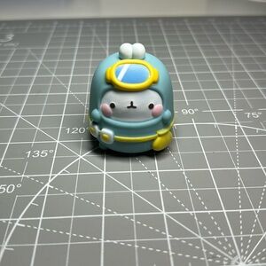MOLANG DIVING FIGURE